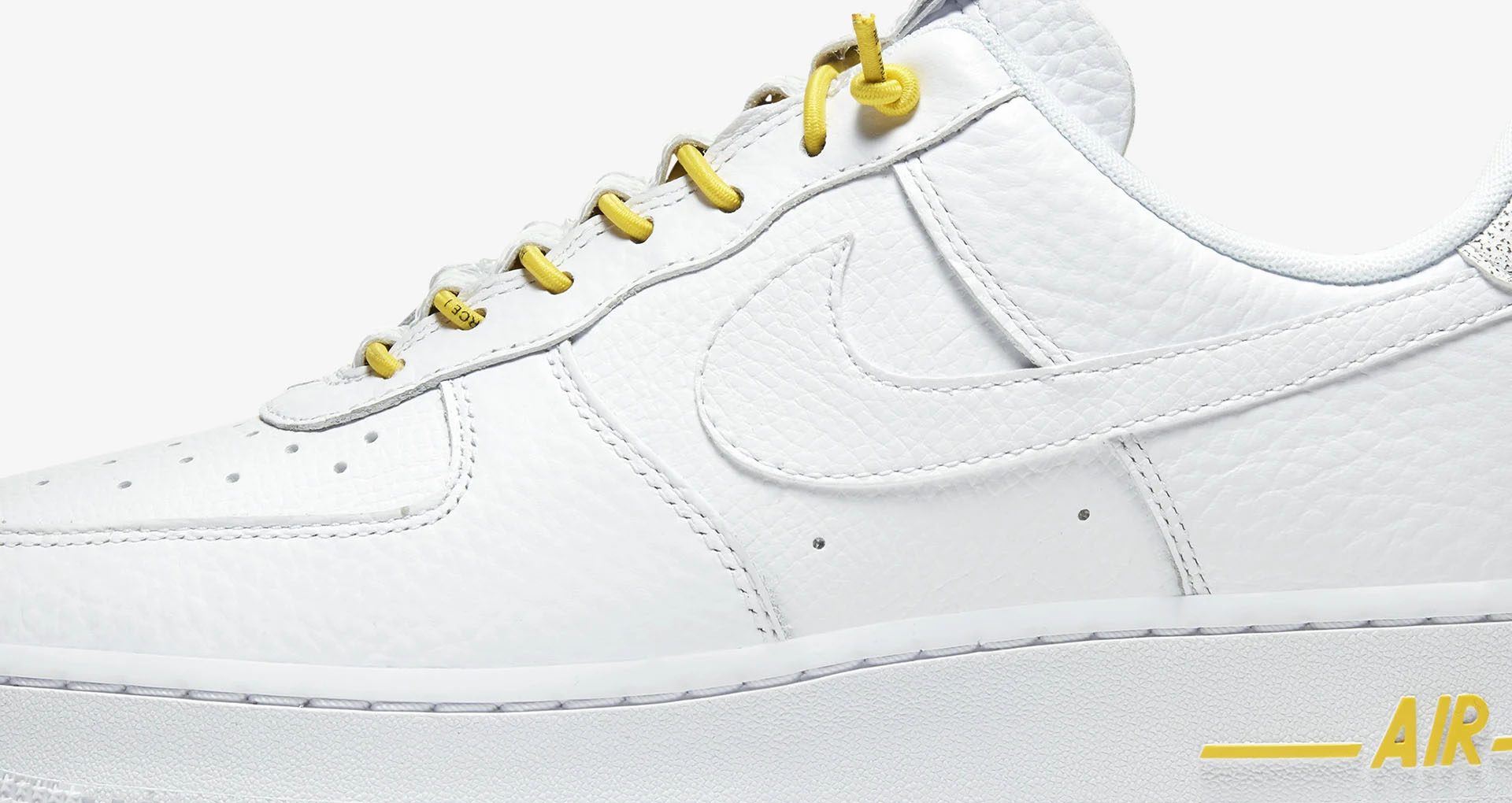 WOMEN'S AIR FORCE 1 LUX 'WHITE/CHROME YELLOW' ｜ FLY BASKETBALL