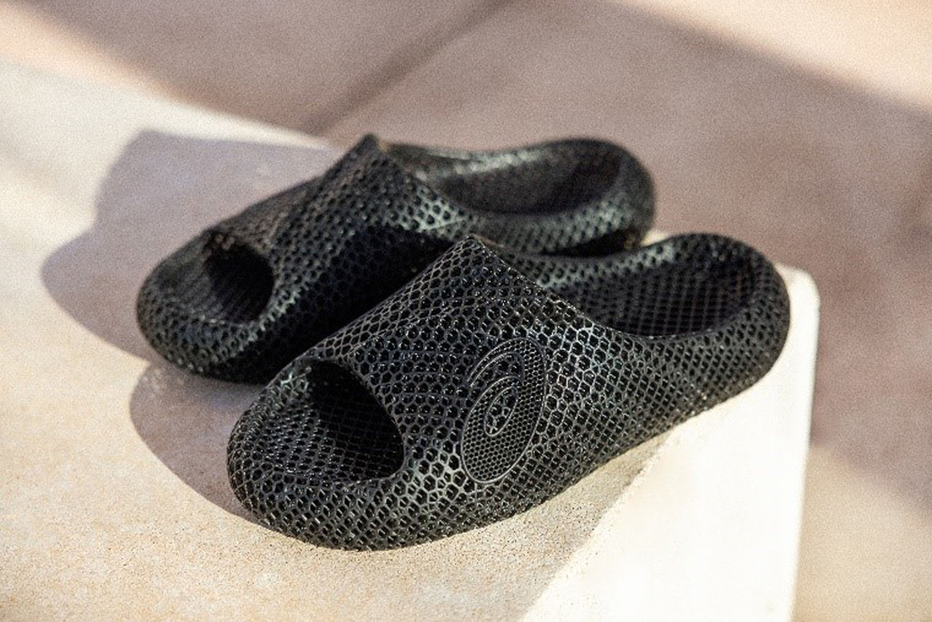 アシックスから「ACTIBREEZE 3D SANDAL」が7月20日(水)登場！ ｜ FLY