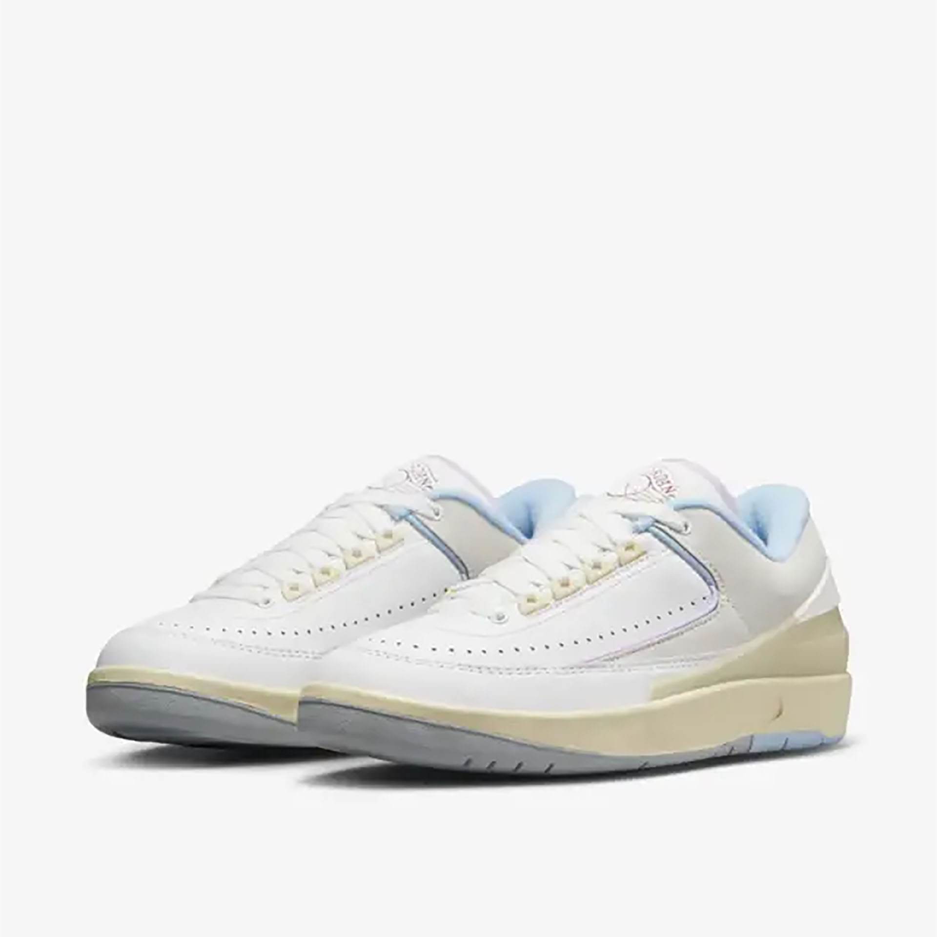 WOMEN'S AIR JORDAN 2 LOW 'Summit White and Ice Blue' ｜ FLY